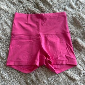 Aritzia TNA LIFE Atmosphere 3inch Short